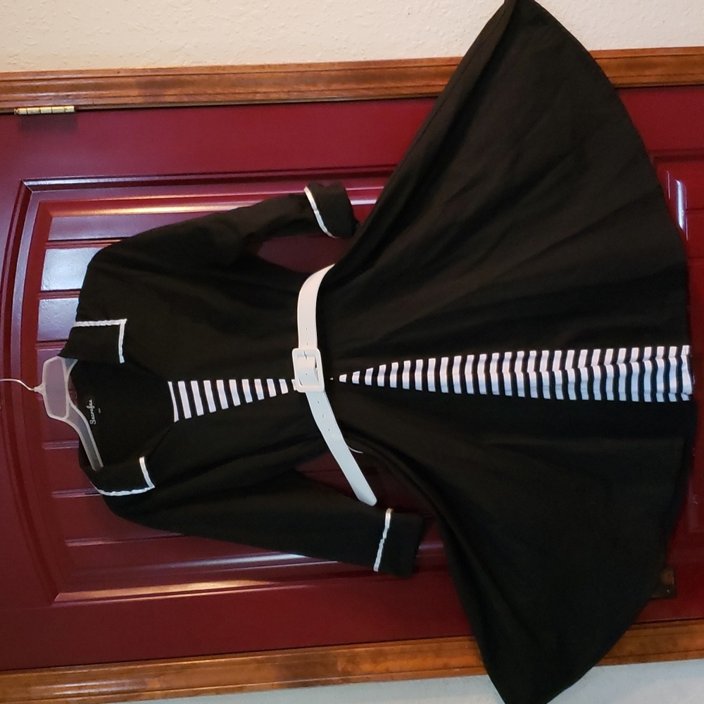 Black and white fit and flare dress XXL